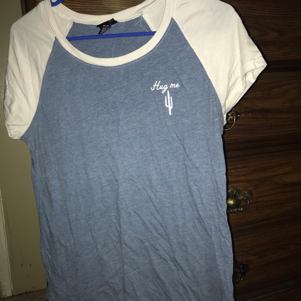 Hug me T-shirt